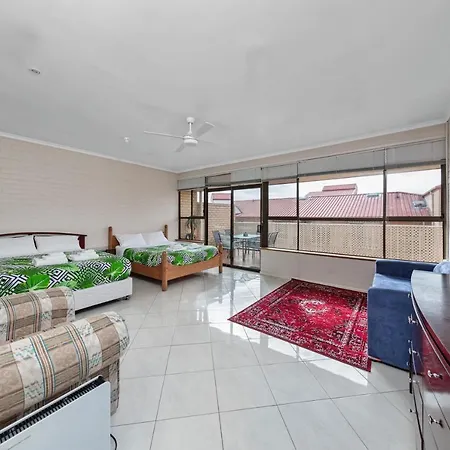 Tuggeranong Short Stay #10C - Sleeps 6 Canberra Exterior photo